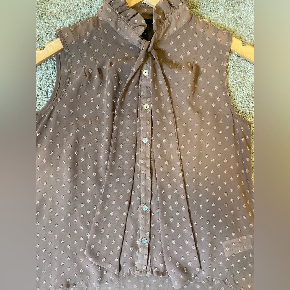 H&M Ruffle Neck Button-Up Tank - Picture 10 of 12